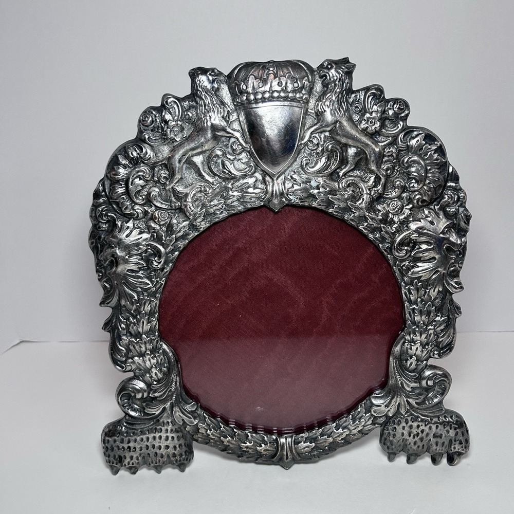 Regal Ornate Repousse Style Antique Silver plated Lion Oval Picture Frame